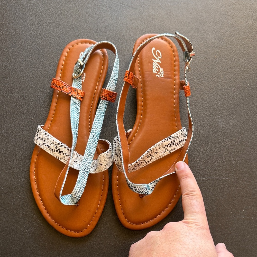 Nikki Brown and Multicolor Strappy Sandals Flats Like New